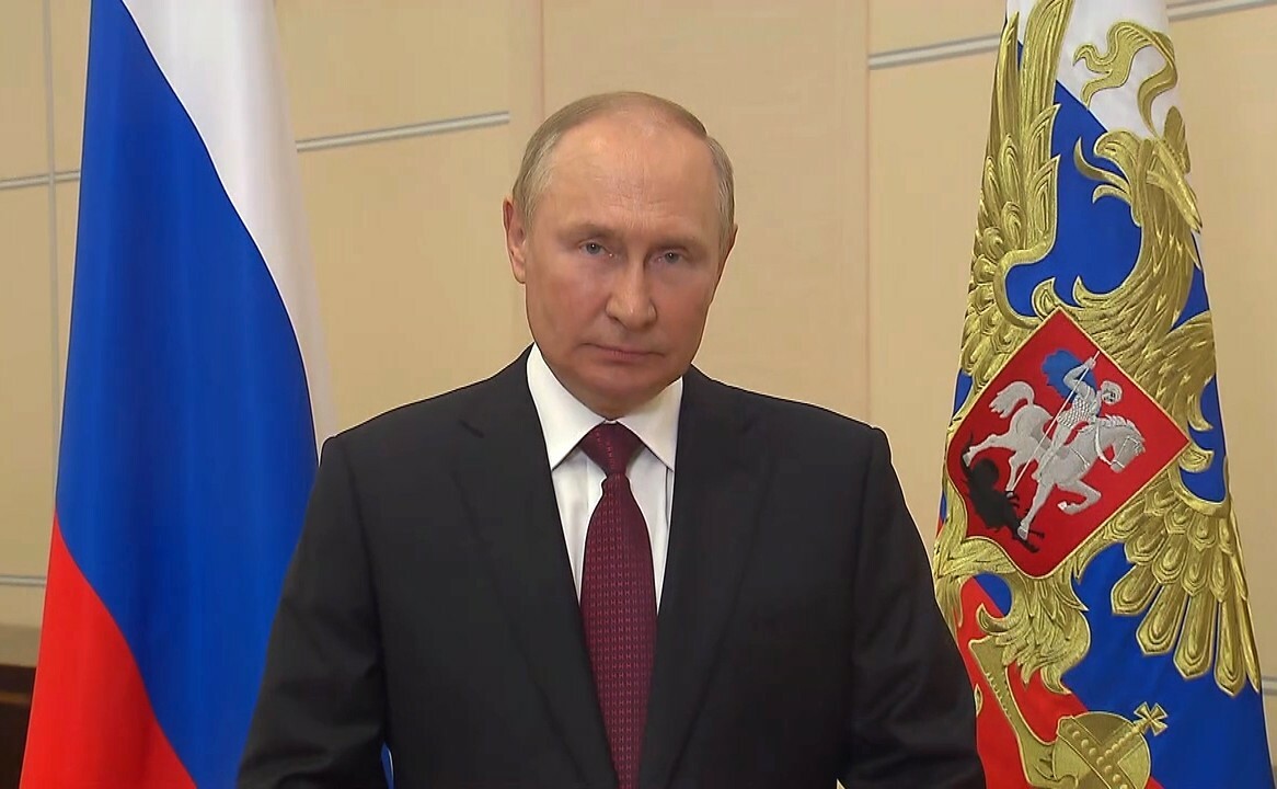 Владимир Путин поздравил с Днём Государственного флага России