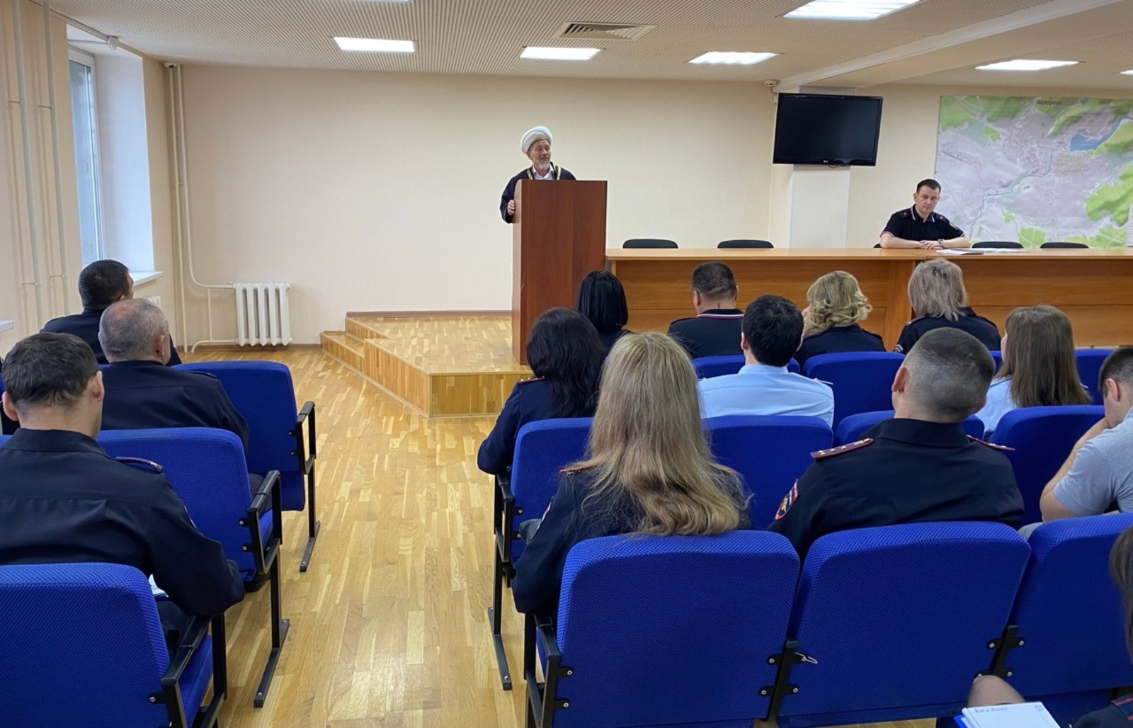 Полицейские Белорецкого района встретились с представителем духовенства