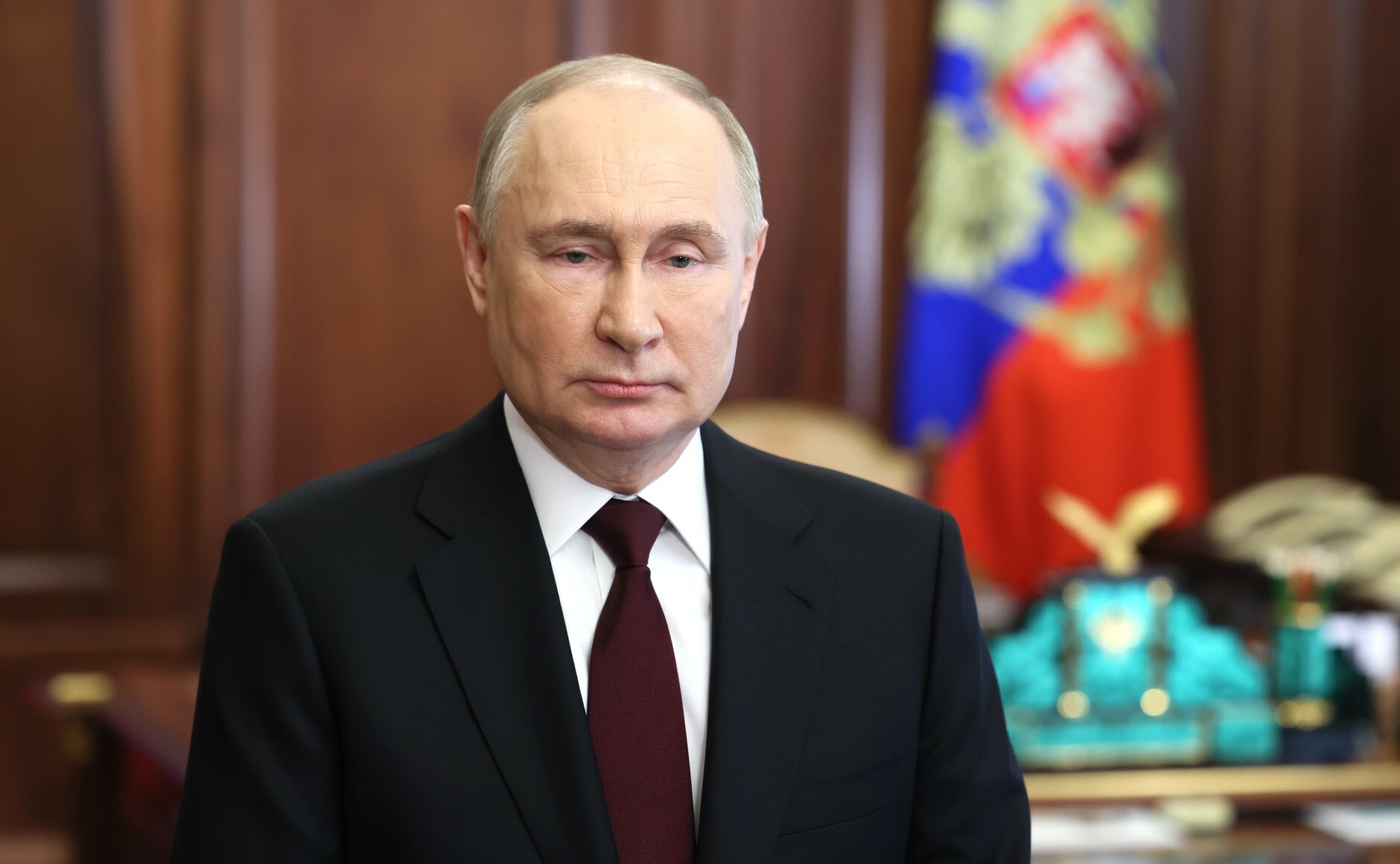 Президент продолжает получать доклады о развитии ситуации с паводками в ряде регионов России