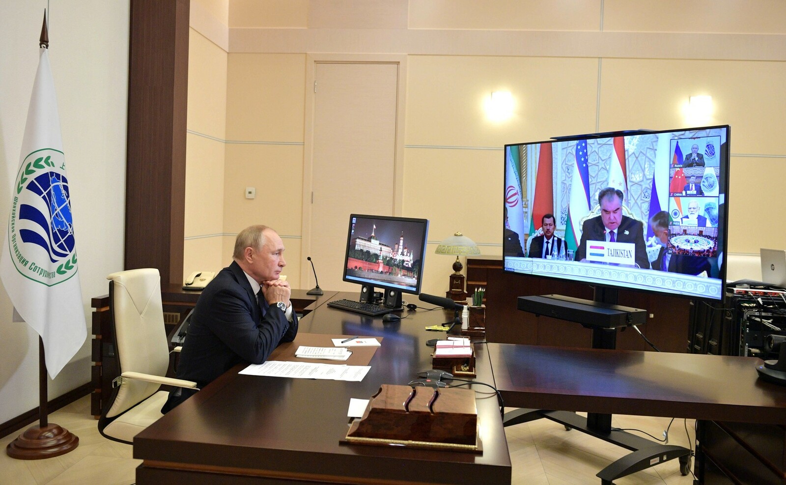 Владимир Путин принял участие в заседании Совета глав государств – членов ШОС