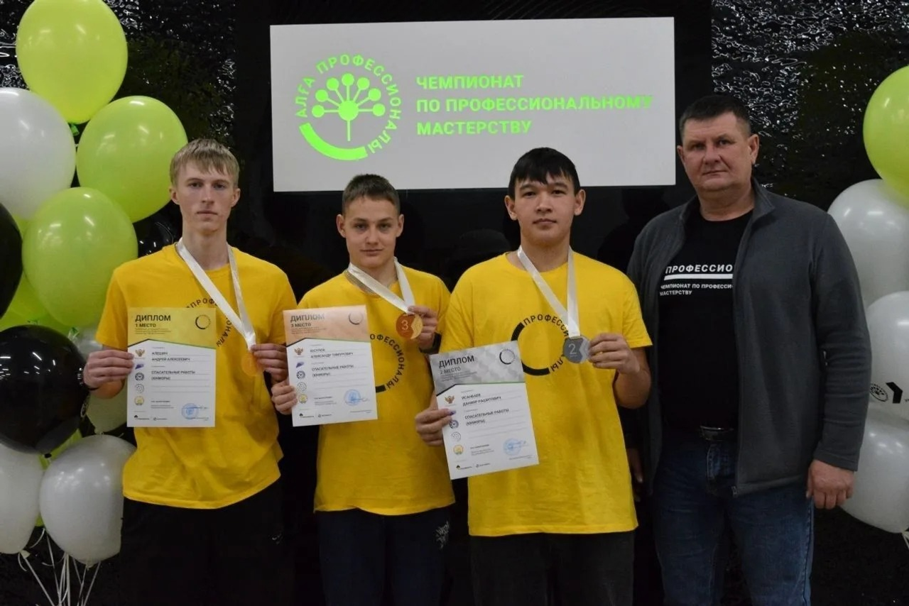 "Белорецкий рабочий" Андрей Алёшин, Александр Юсупов, Данияр Исанбаев и Алексей Харькин