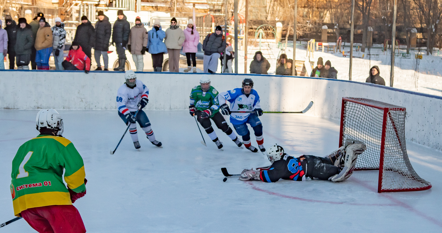 Соревнования в зале и на льду