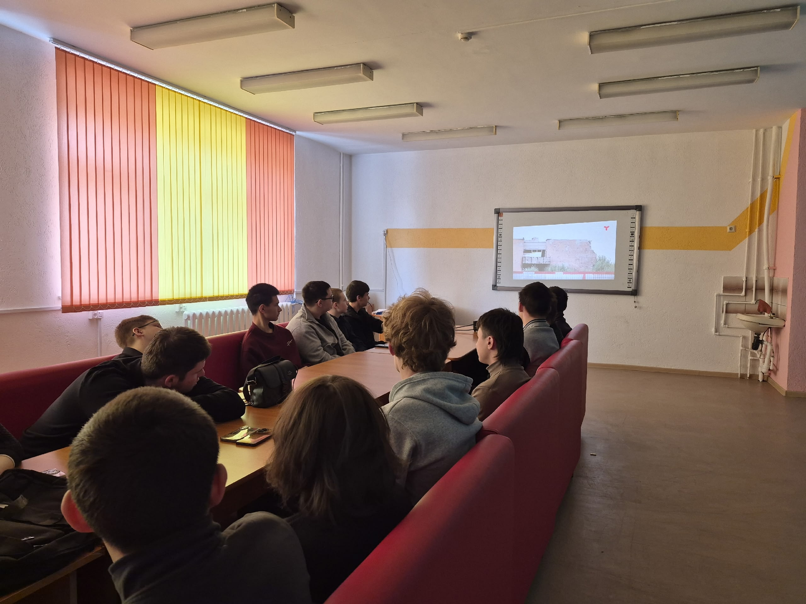 В Башкирии проходят лекции Общества «Знание» о геноциде советского народа