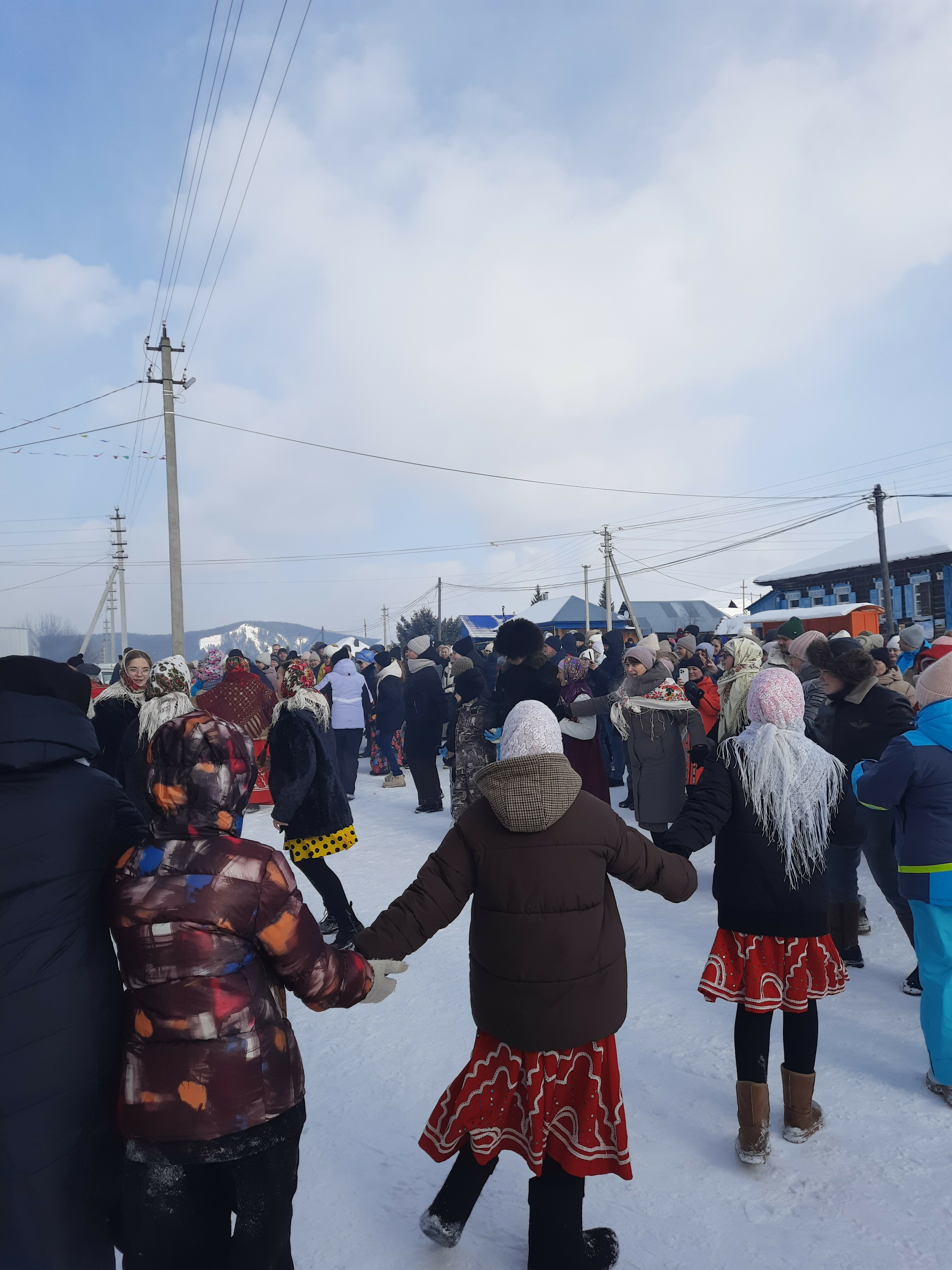 «Масленица идёт – блины да мёд несёт!»