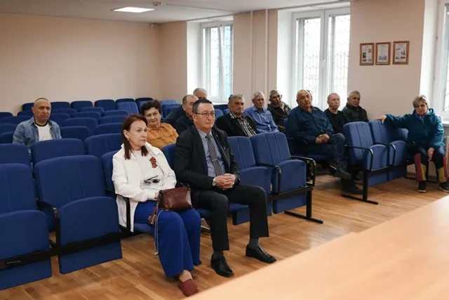 После праздника - субботник