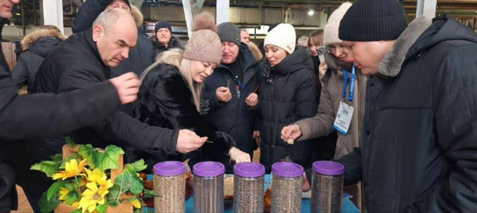 «Масло из детства»: крымская гостья высоко оценила продукцию чишминского завода
