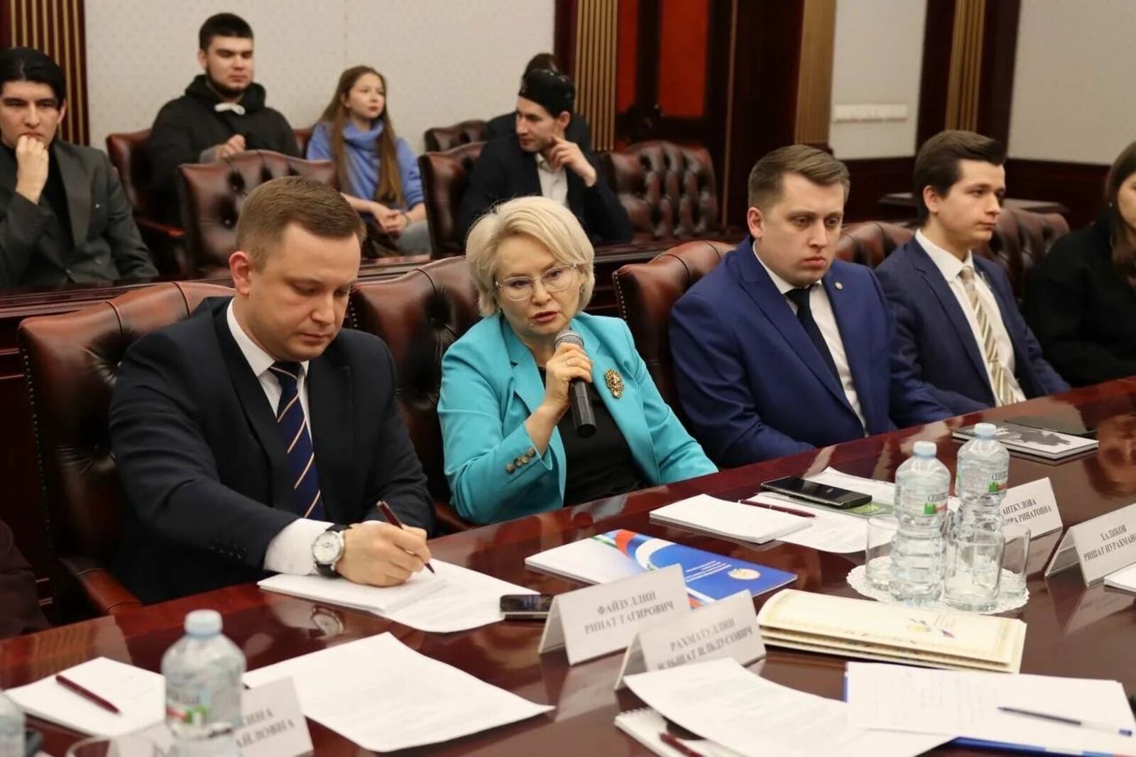 В Москве прошел открытый диалог студенческой молодежи с ведущими политиками