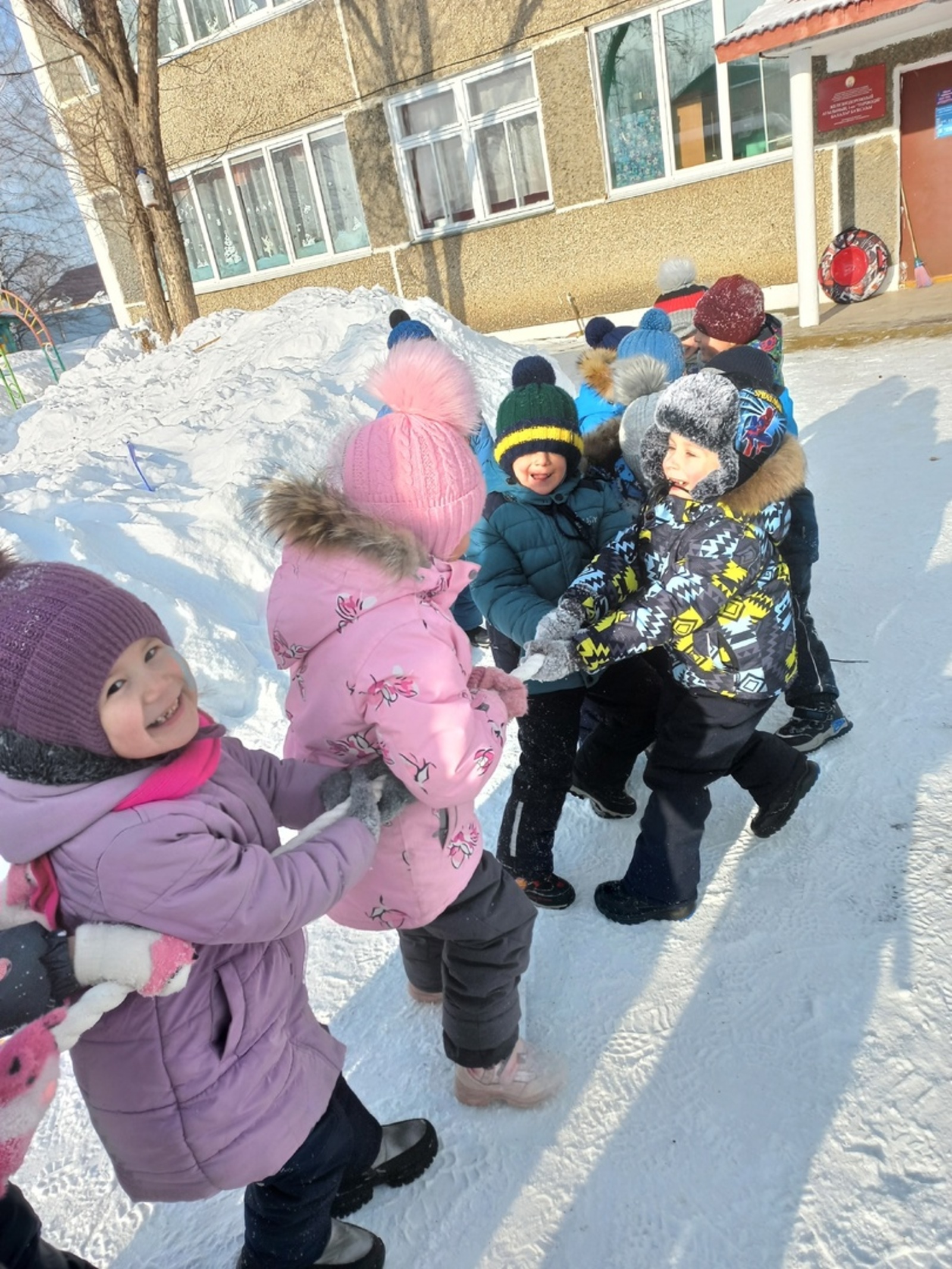 Спортивный праздник в детском саду "Тополек"