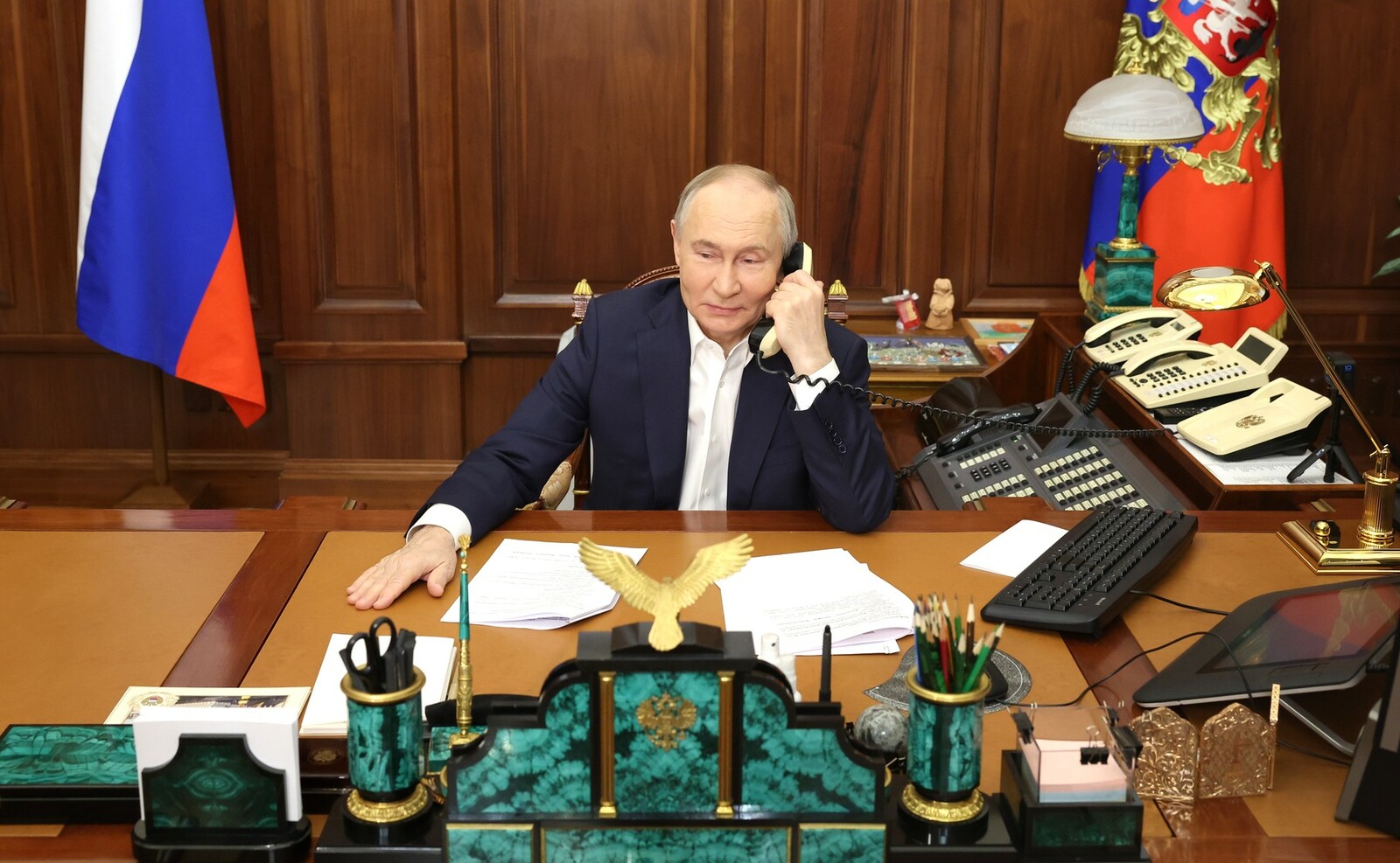 Владимир Путин провёл ряд телефонных переговоров