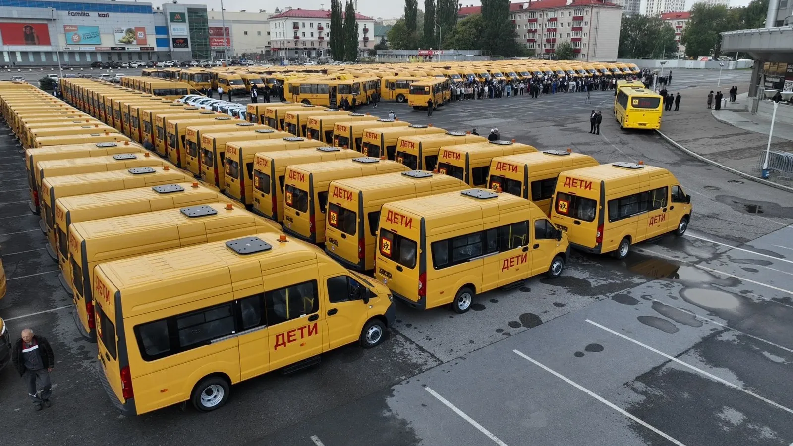 Более 200 школ Башкирии получили новые автобусы