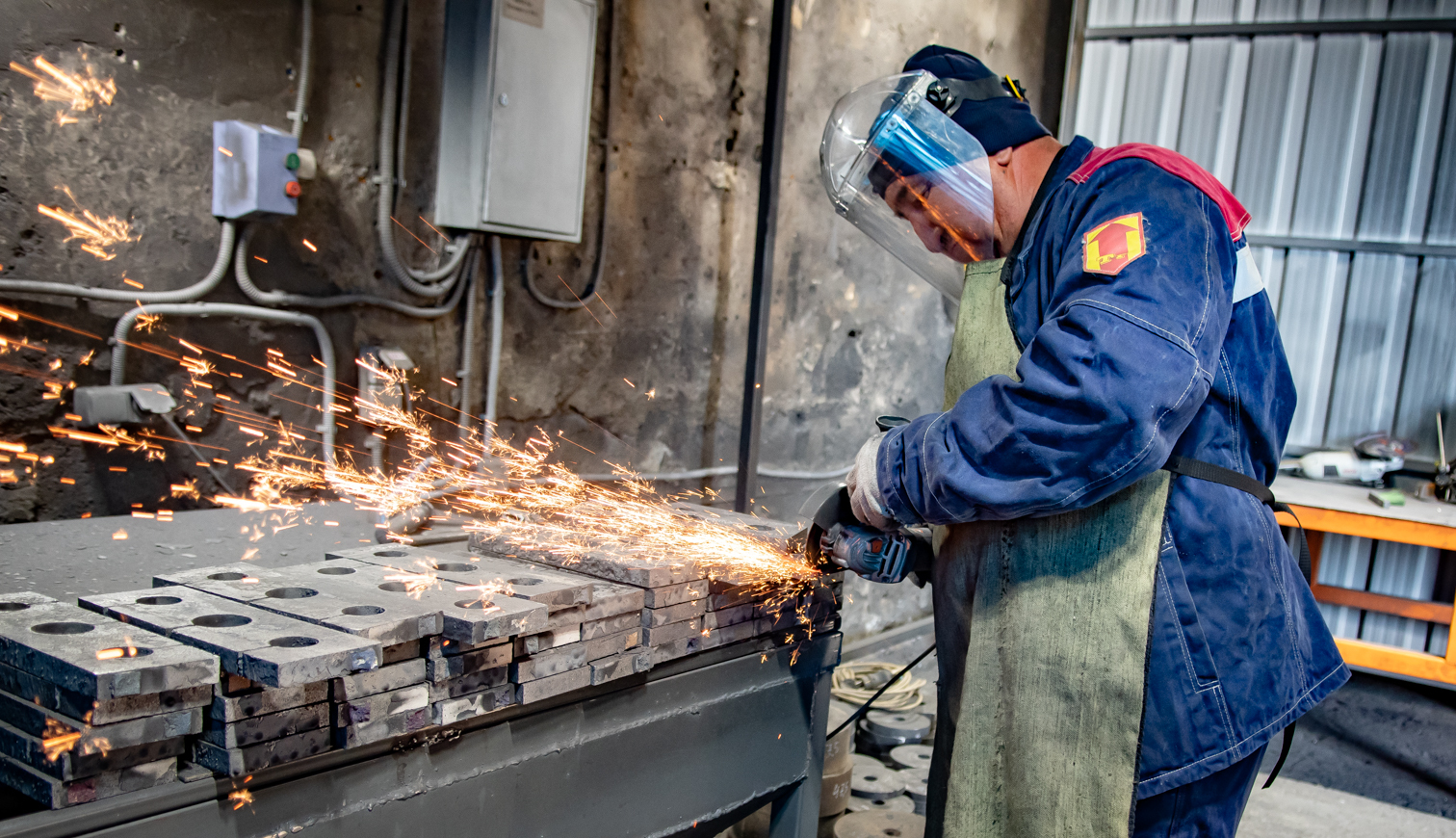 Про литейщиков, печи и завод