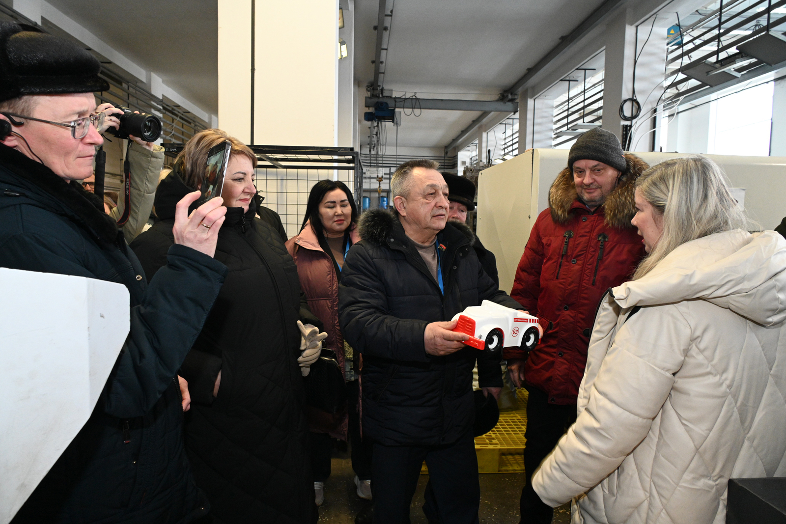 Яркий спектр бирской игрушки