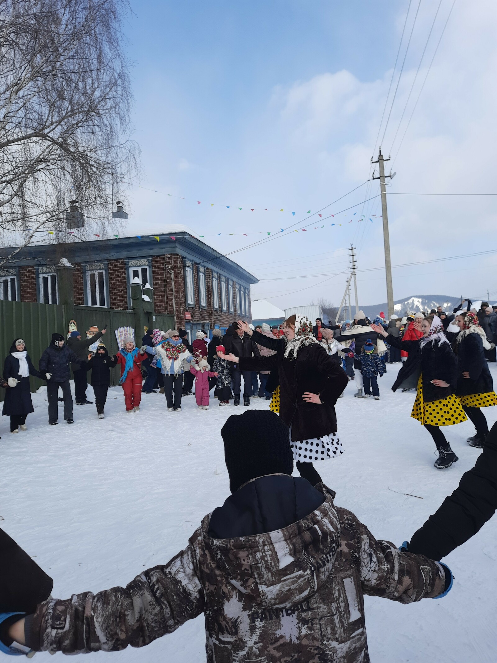 «Масленица идёт – блины да мёд несёт!»