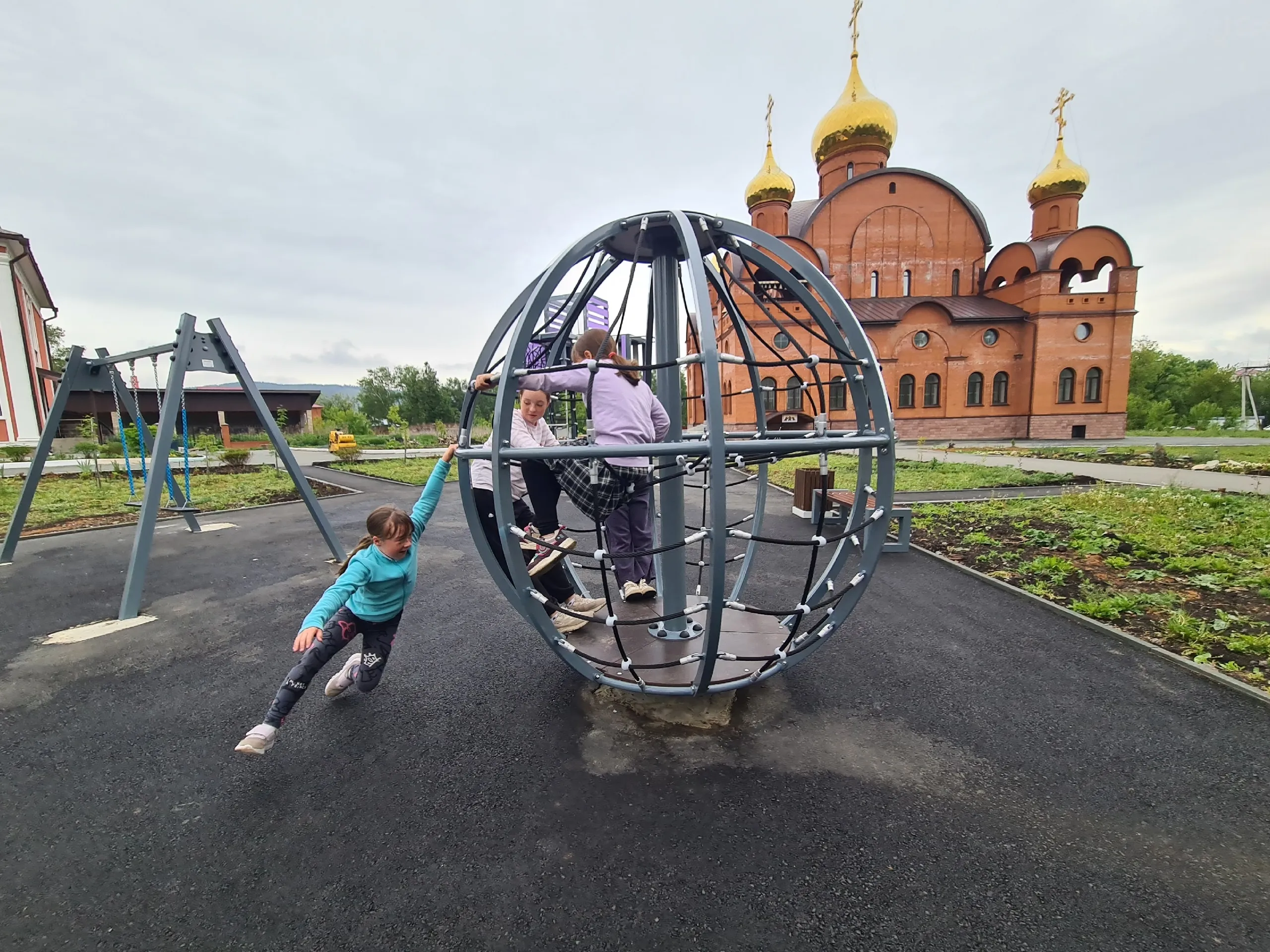 Как проходит летняя смена  в церковном лагере