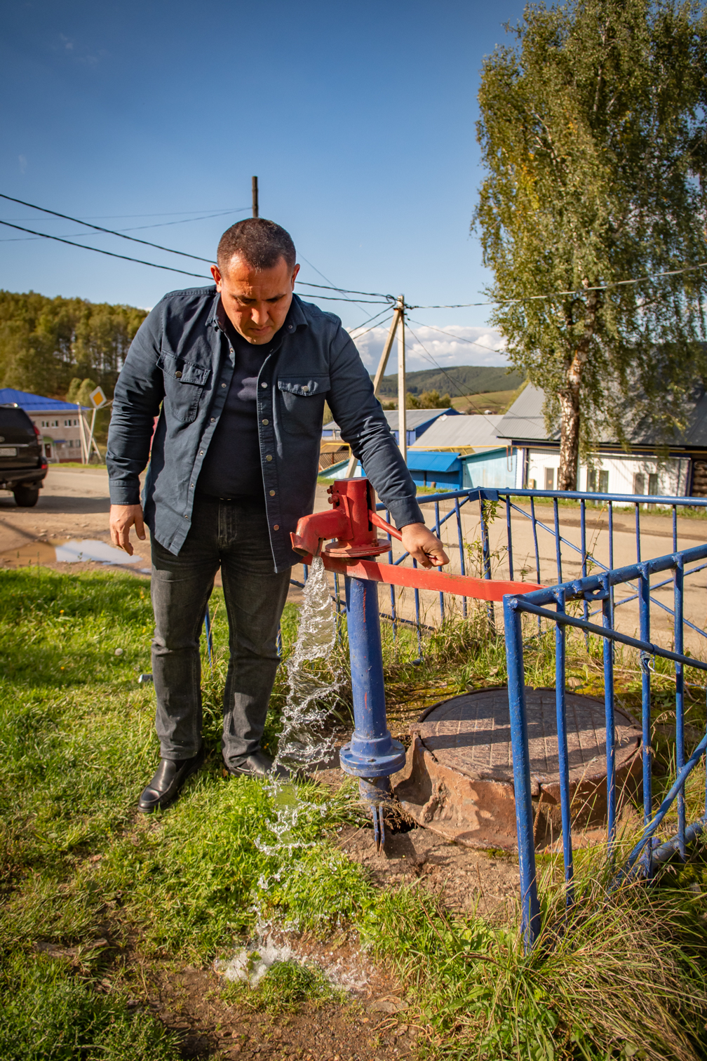 Я б в чиновники пошёл…