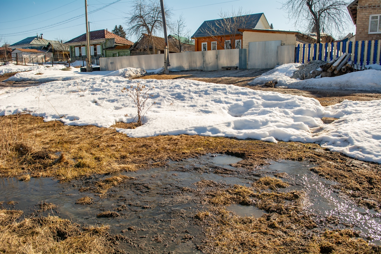 Про ямочный ремонт и то,  что из трубы течёт