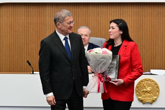 Глава Башкирии наградил участников проекта «Сельский тренер»