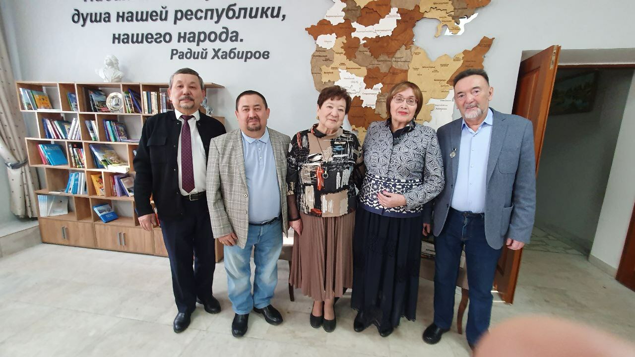 Роман о семье