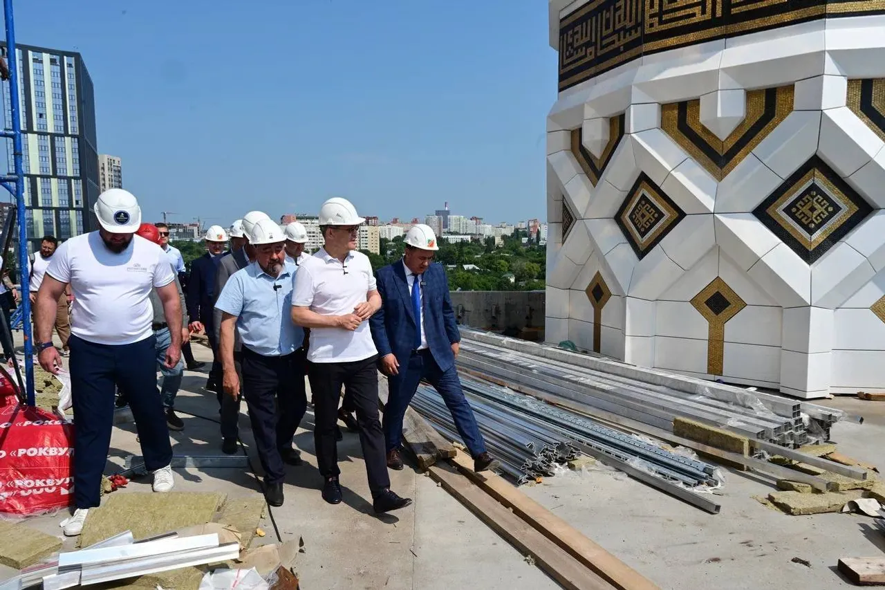 Глава Башкирии проверил ход строительства мечети "Ар-Рахим" в Уфе