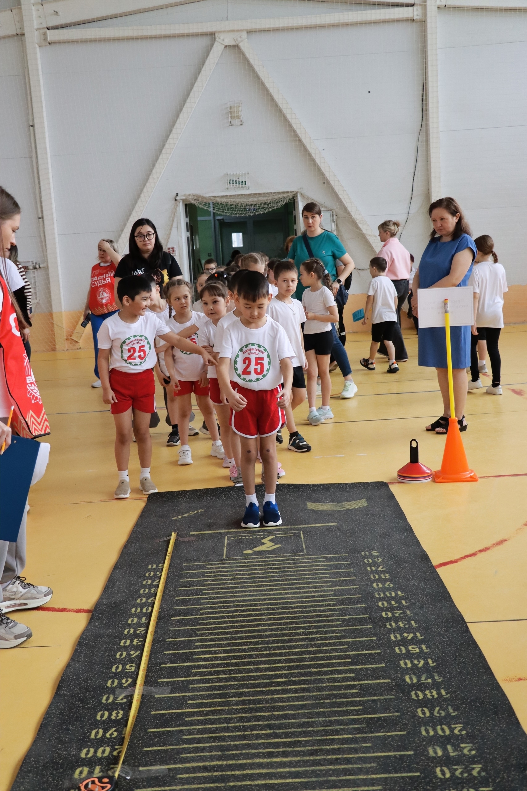 На старте Крошки-ГТОшки