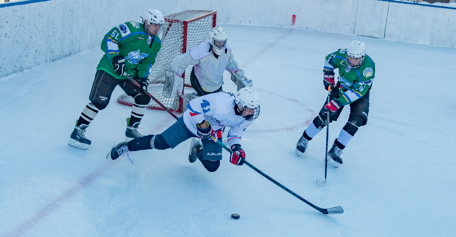 Соревнования в зале и на льду