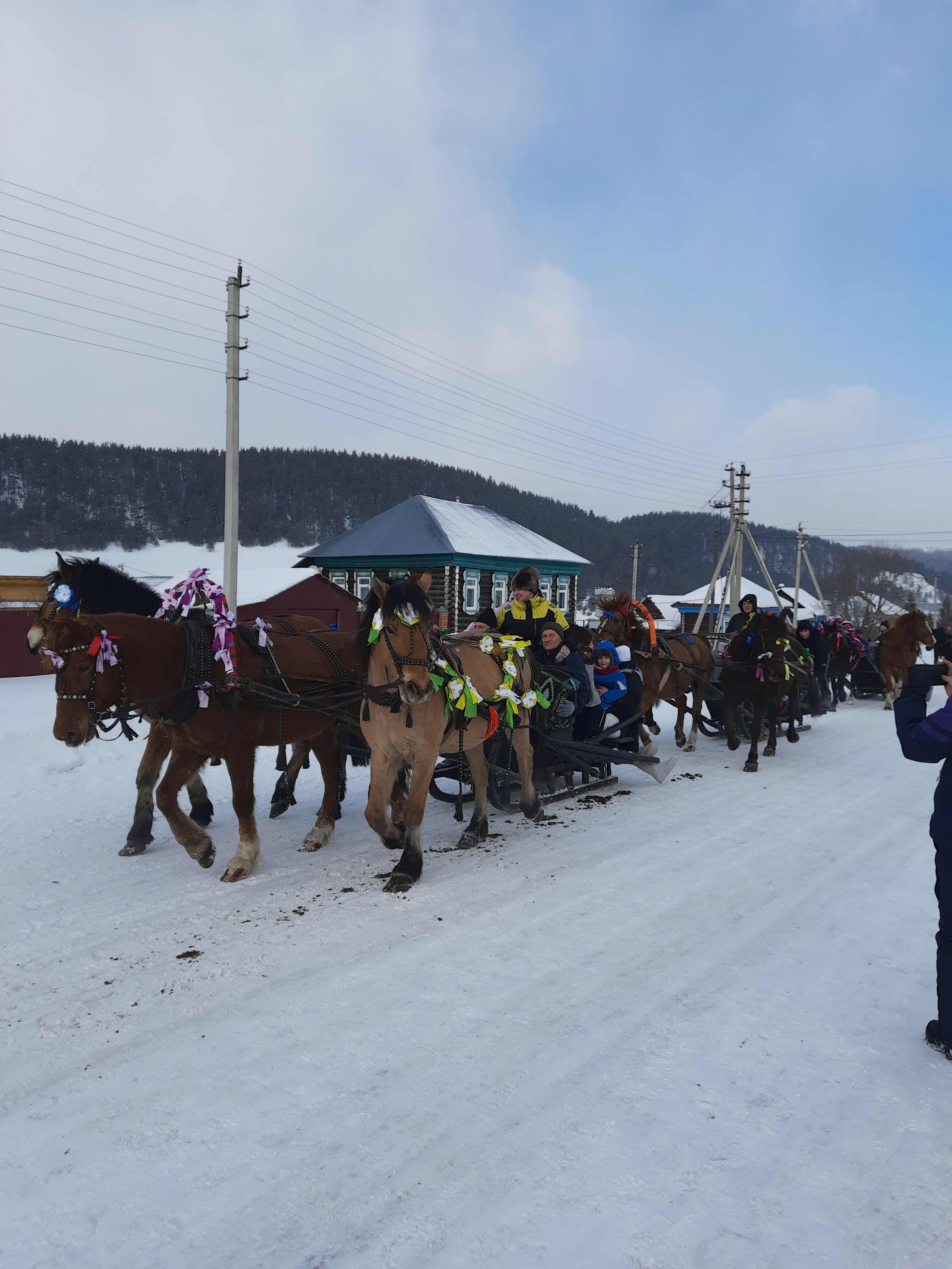 «Масленица идёт – блины да мёд несёт!»