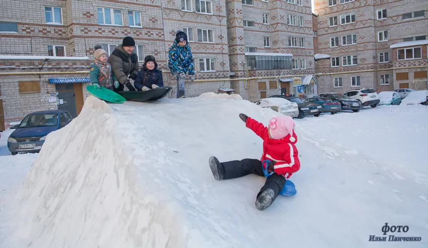 Весело кататься с горки