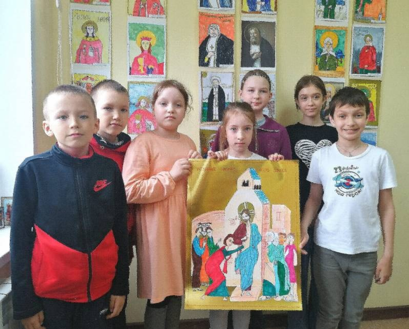 Дети рисуют святых