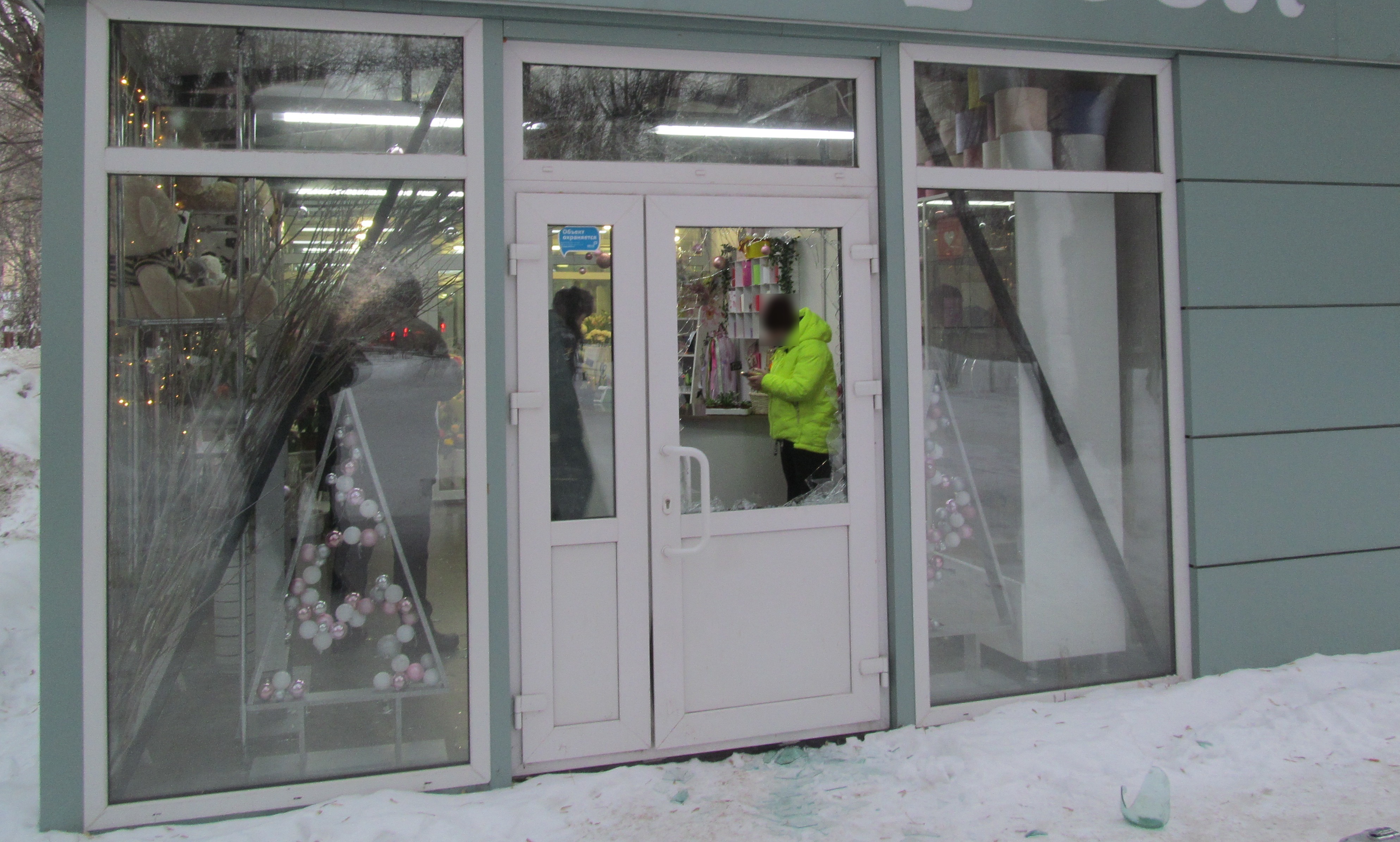 В Белорецке полицейские по горячим следам раскрыли кражу из цветочного магазина
