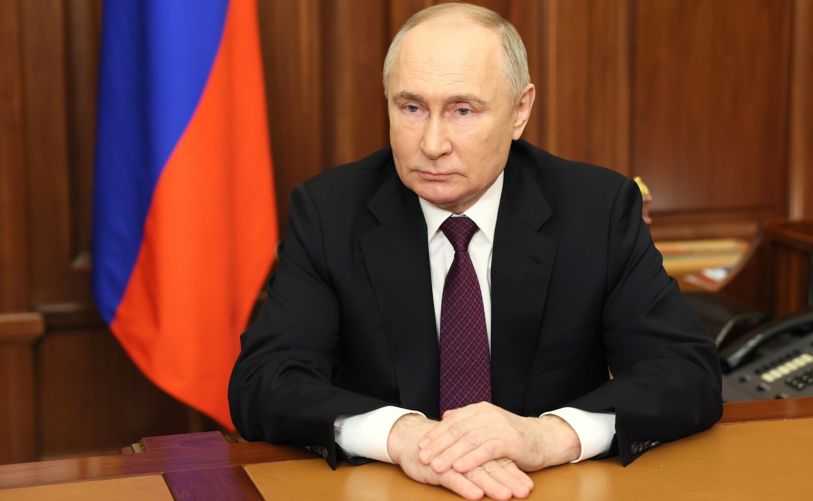 Президент продолжает получать доклады о развитии ситуации с паводками в ряде регионов России