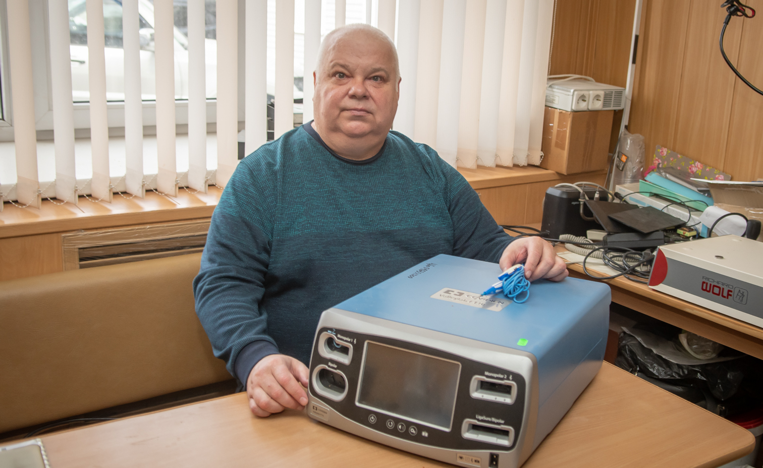 Он не врач, но тоже лечит