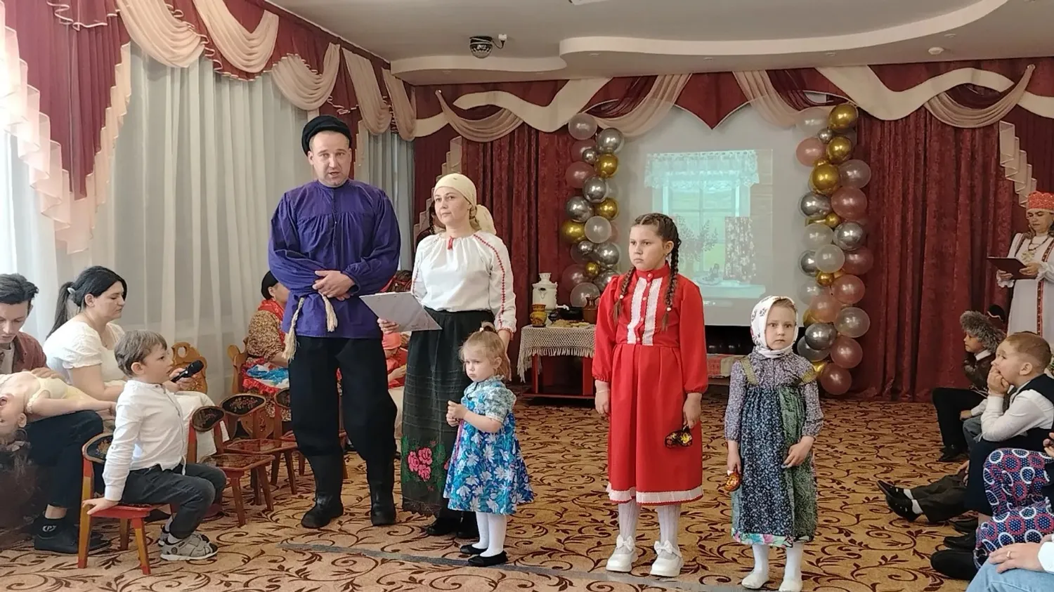 Фото из архива детского сада Семья Зарубиных