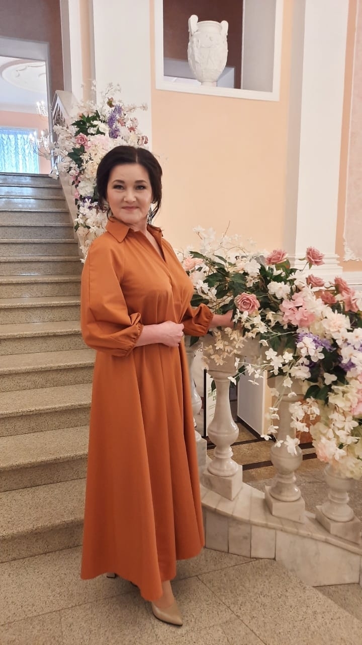 Играть на сцене и чтить народные традиции