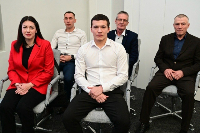 Глава Башкирии наградил участников проекта «Сельский тренер»